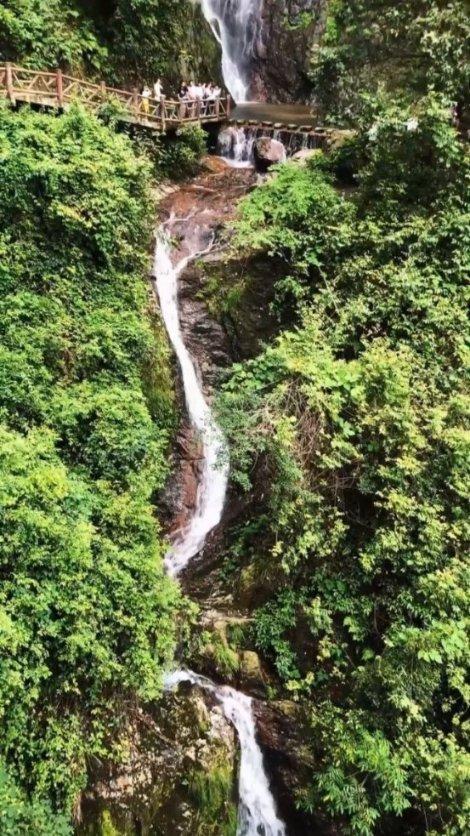 美媒:美国人每月偿还债务增多 通货膨胀是原因之一